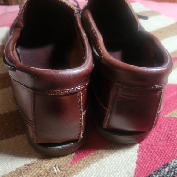 Minnetonka Moccasin Leather Loafers - Picture 4 of 11